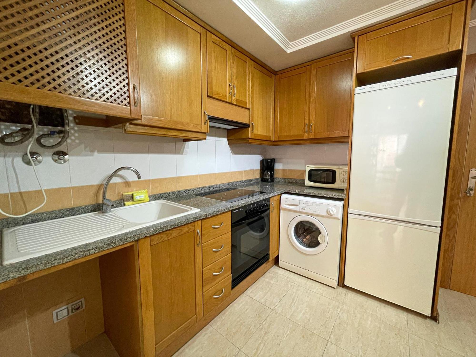 Apartamentos Estacion Oropesa 3000 โอโรเปซาเดลมาร์ ภายนอก รูปภาพ